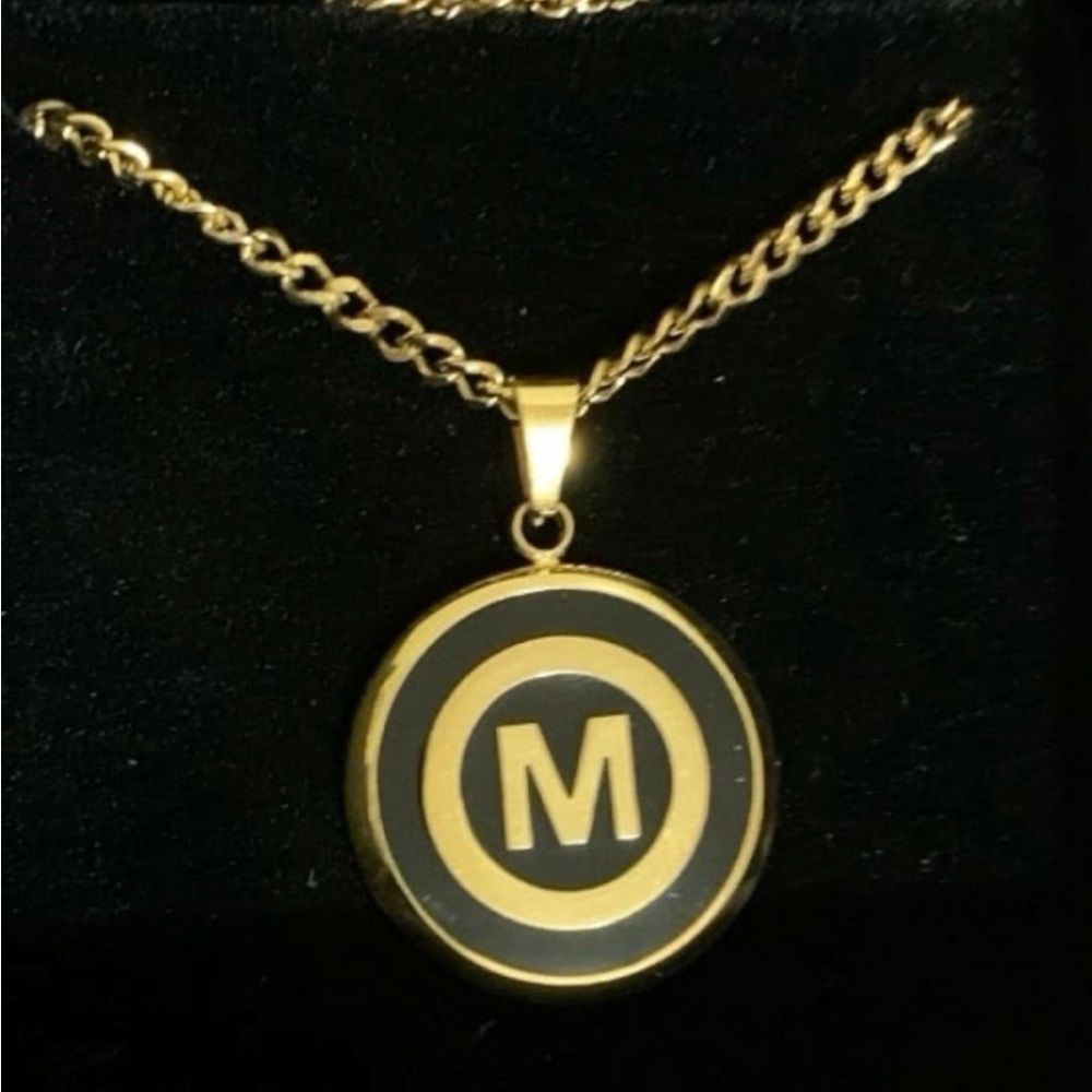 Market M onyx gold necklace - Brand new and will ship in one day